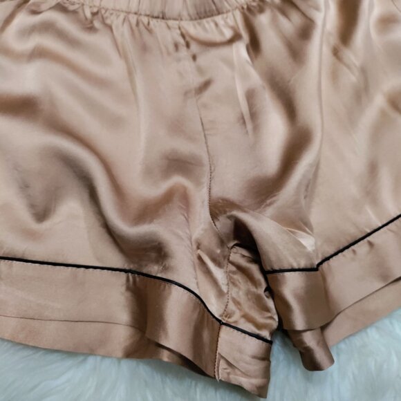 Intimissimi Soft Satin Piping Trim Short Sleeve Shirt & Shorts Pajama Set Size L - Picture 10 of 16